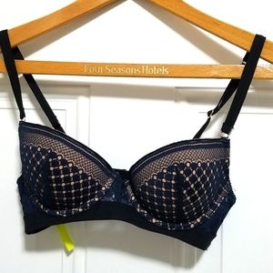 Sass and Bide Push-up Bra. Size: 10C.